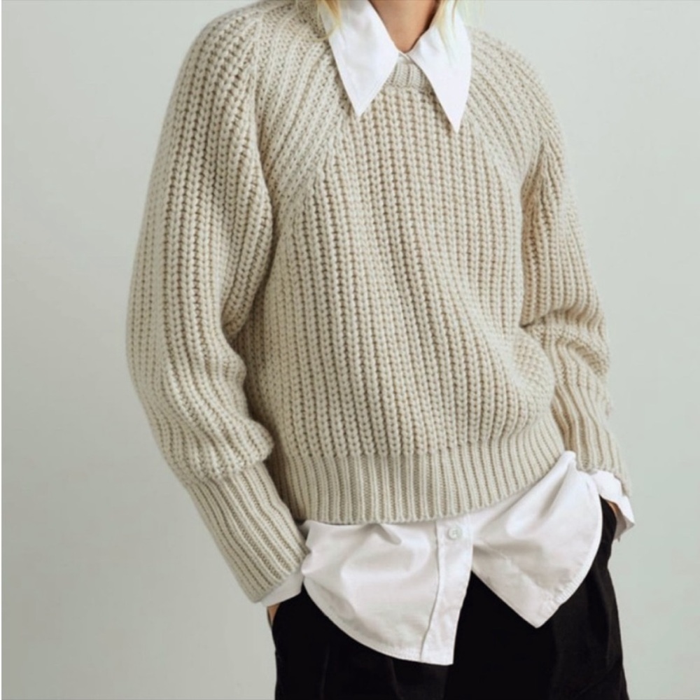 Zara Chunky Knit Sweater Tan Beige Cropped Crew Neck Oversized Size
Medium